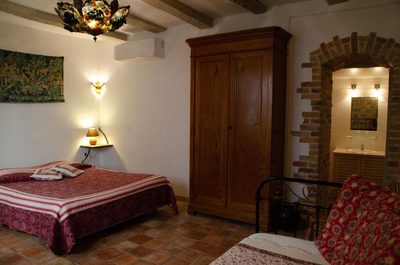 فيناسك Hotel Les Remparts المظهر الخارجي الصورة