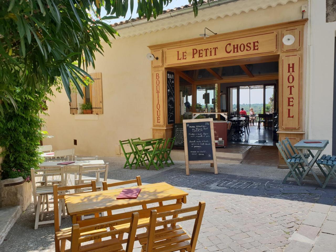 فيناسك Hotel Les Remparts المظهر الخارجي الصورة
